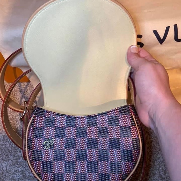 Sold!!!! Louis Vuitton Tamborin - Picture 5 of 9